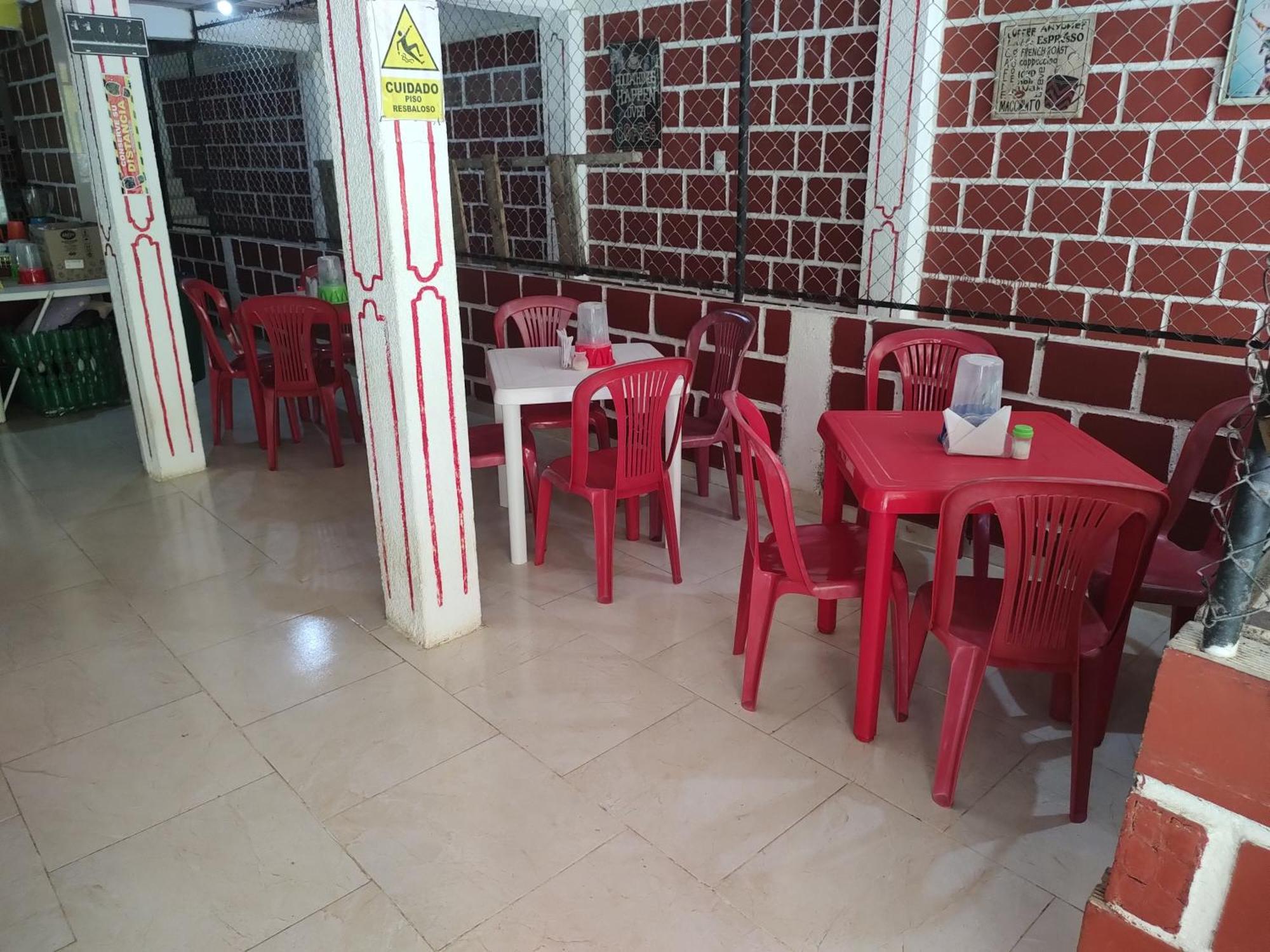 Casa Hospedaje Mayesty Hotel San Cipriano Екстериор снимка